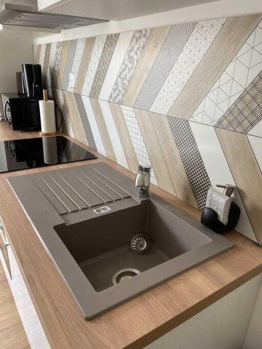 Le Belloc- Suberbe Appartement T1 Bis - Au Calme - Terrasse - Vue Jardin Agen Ngoại thất bức ảnh